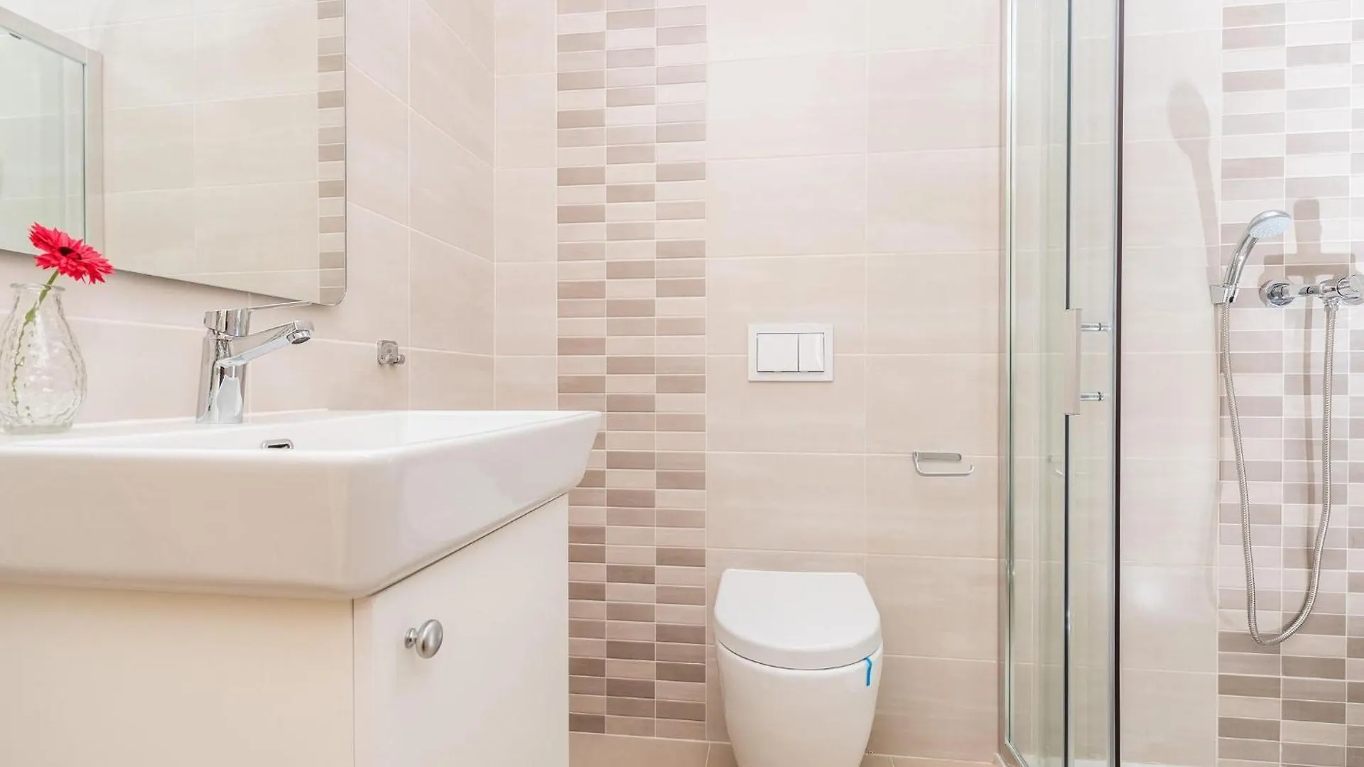 Beautiful Villa With Swimming Pool And Terrace Sukošan