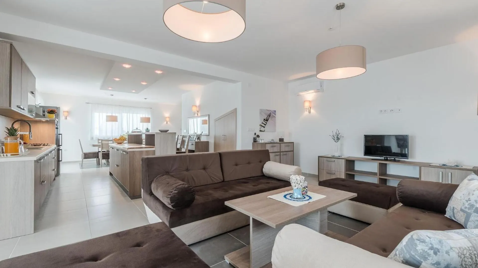 Beautiful Villa With Swimming Pool And Terrace Sukosan
