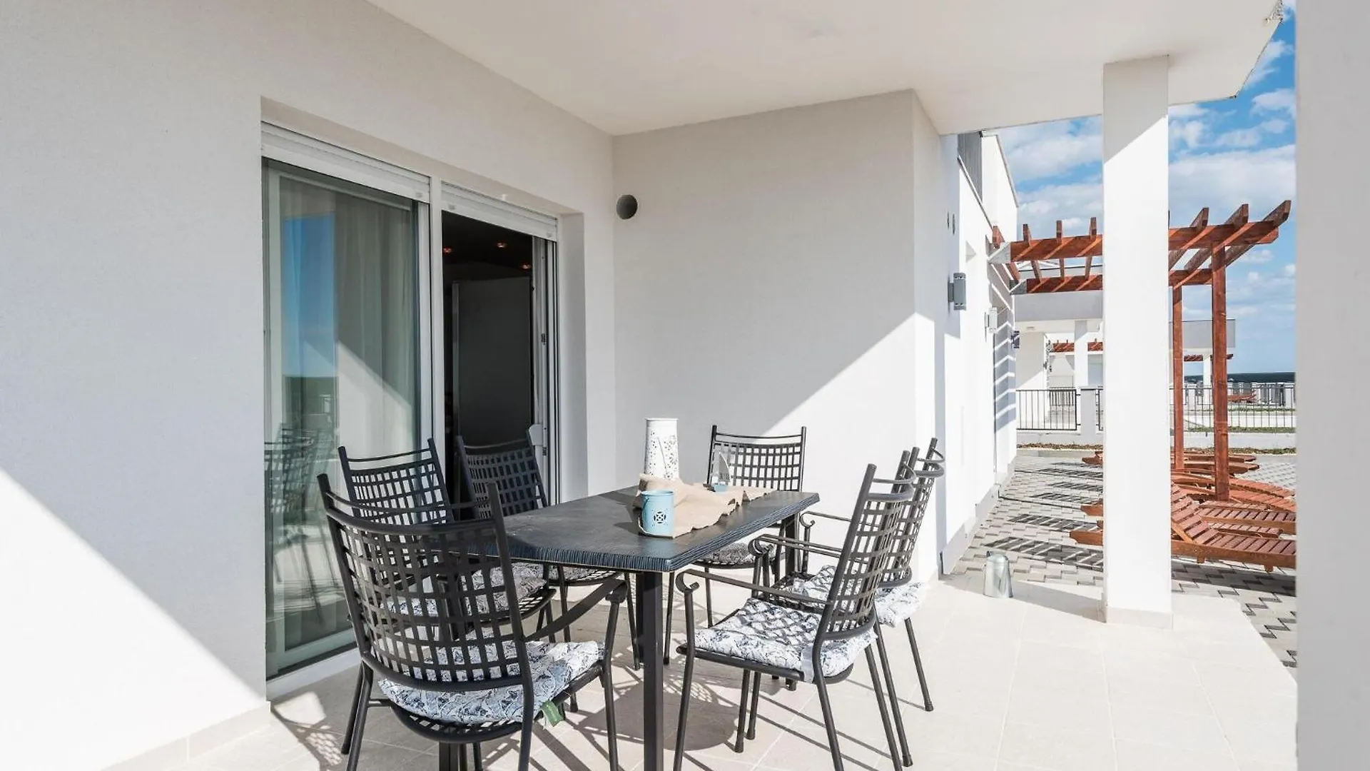 Beautiful Villa With Swimming Pool And Terrace Sukosan