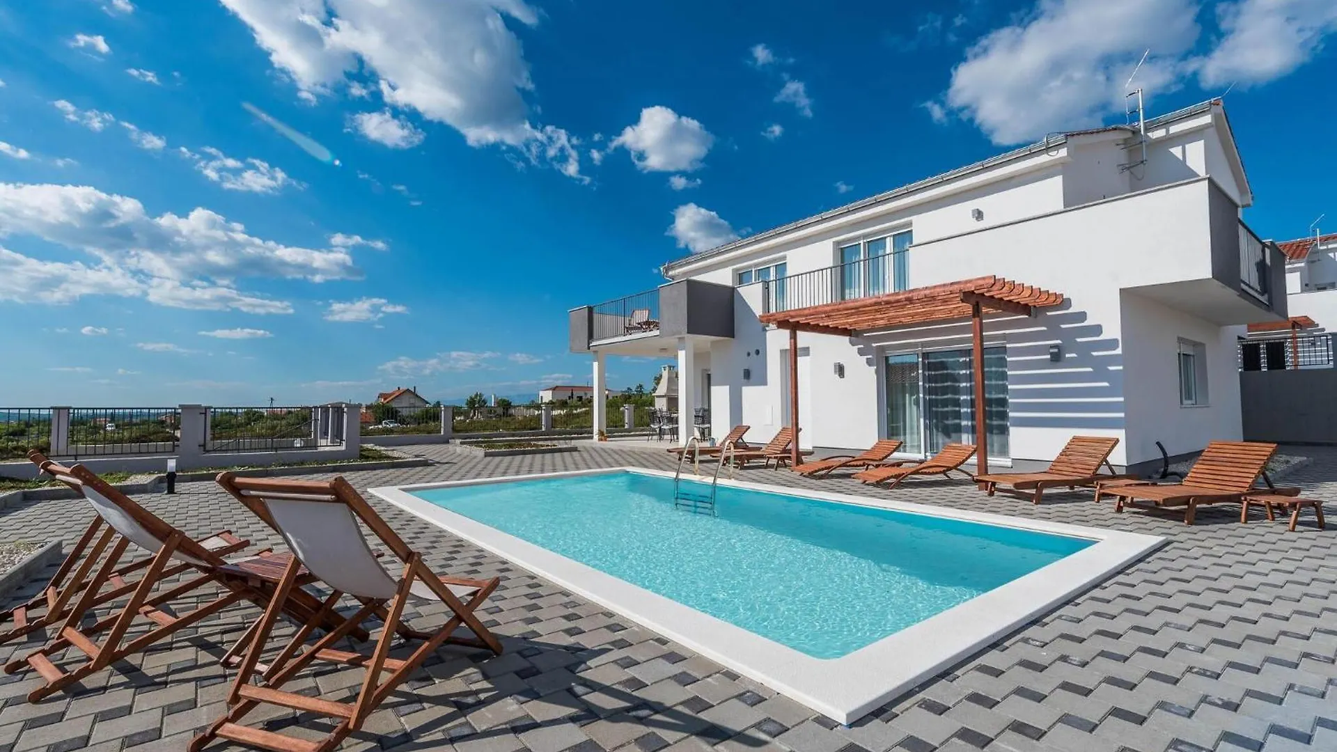 Beautiful Villa With Swimming Pool And Terrace Sukosan